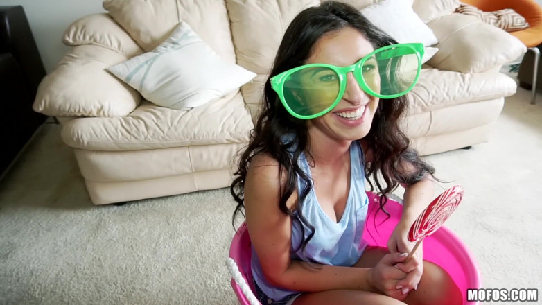 Dont break me: Dont Break Me - Deepthroating Latina Makes It Fit