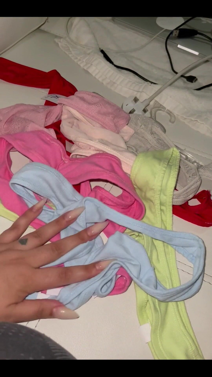 Anastasia Lux: Atención si desea 1, envíeme una propina y el nombre / dirección...