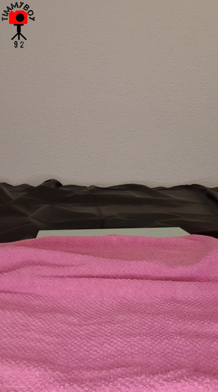 Timmyboy: Timmy boy lagi asik mainin kontolnya pakai vibrator sampai lubang...