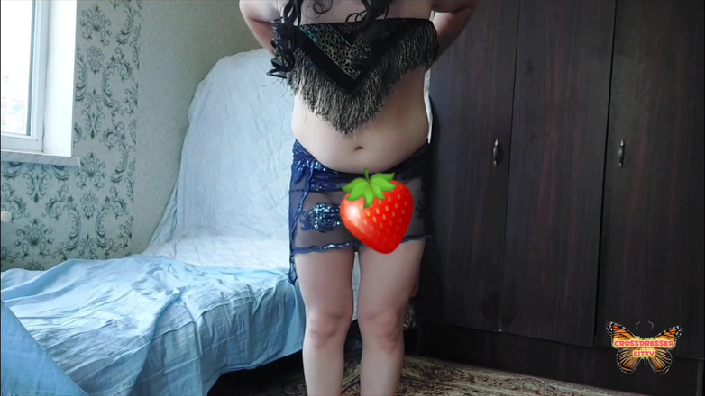 Kitty_Cross: Il grande corpo bianco con il corpo amatoriale travestito sissy...