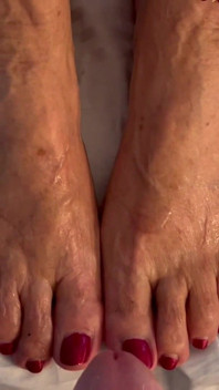 Cum on Stepaunt GILF MILF Feet & Toes Granny Loves It