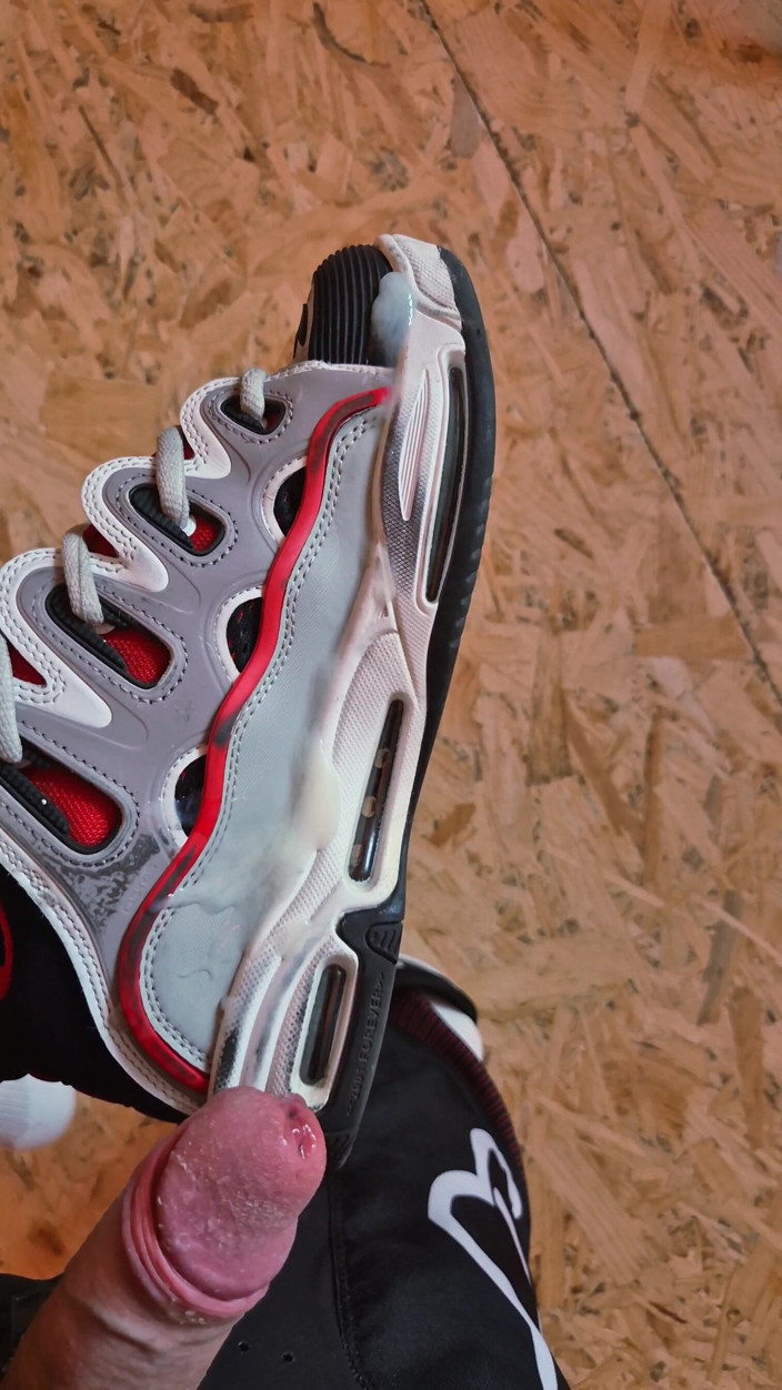 Sneakersmax98: Pieprzę do tych seksownych trampek Ozyrysa D3