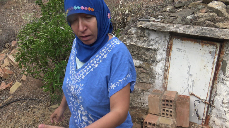 Souzan Halabi: Podvádějící manželka egyptského farmáře Nechá souseda šukat venku
