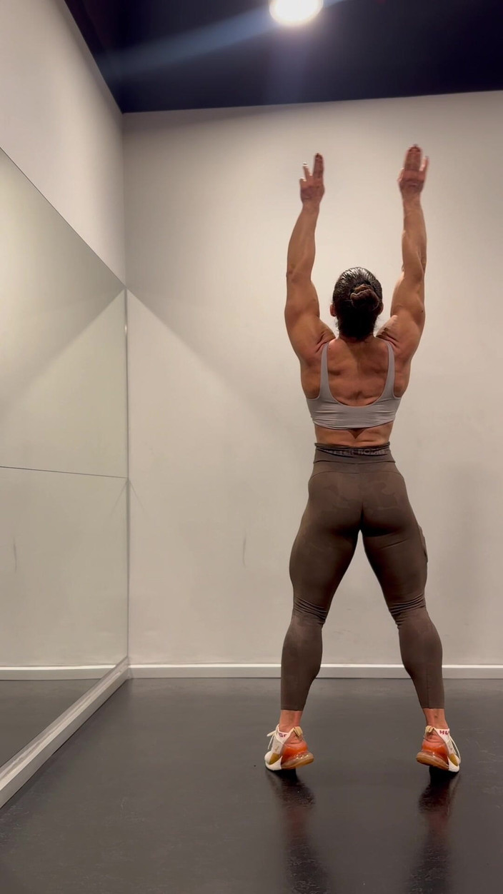 Alesyamuscledoll: 柔らかな線。厳しいルール。