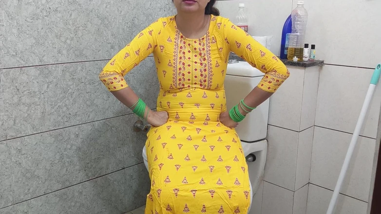 Saarabhabhi6: Indian Hot Step Mother Fucked Step Son Dirty in Washroom...