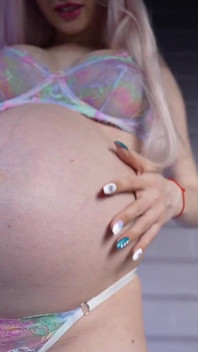 9 Month Pregnant Belly Is Hungry