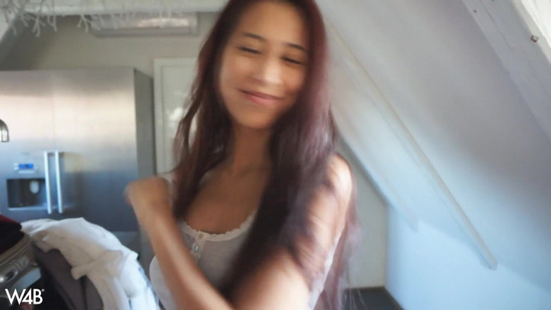 Watch4beauty: Hot Kisses