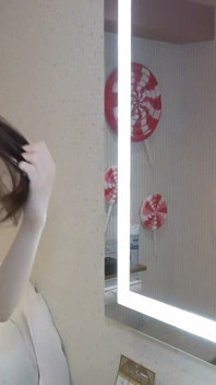 Pure Idol Hopeful with Angelic Charm. Nieśmiałość rozpływa się w pożądaniu, gdy jej śmiała strona przejmuje nad sobą drugą stronę