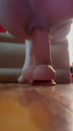 Josh hellers: Hraní s Wit My Toy