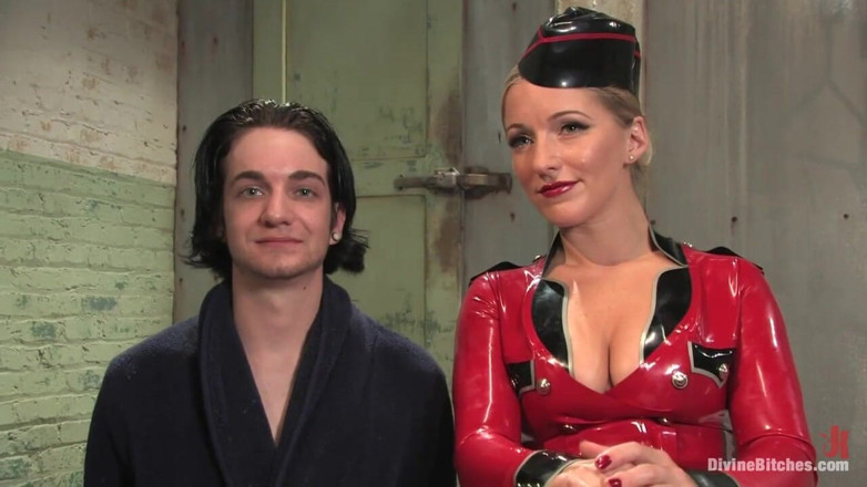 Divine Bitches by Kink: De formare a unui gospodină: episodul 1