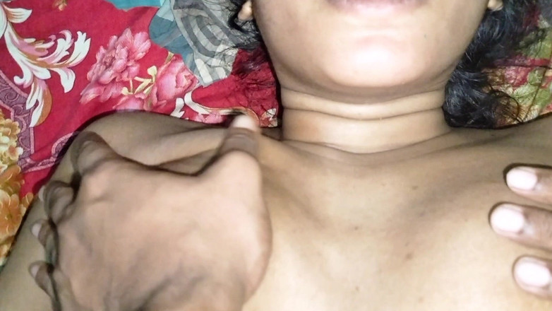 Shopna25: Krásná nevlastní matka šuká nevlastního syna. Nejlepší sexy macecha se špinavým bengálským...