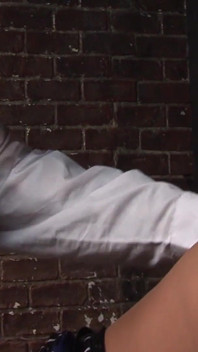Geuniformeerde sletten scène-3_ebony brunette Romana Ryder verkleed als een sexy politieagent die hard neukt in de cel