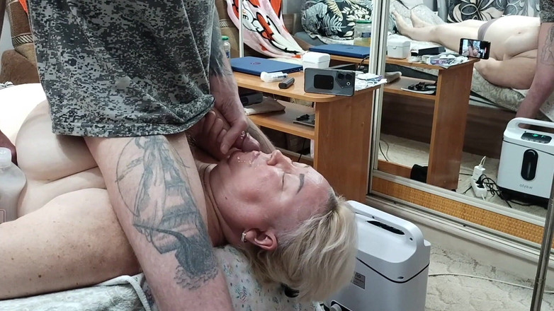 Zona901: 太った女性が胸、口で精液を飲み込み、尻で熱い結末を切り裂く