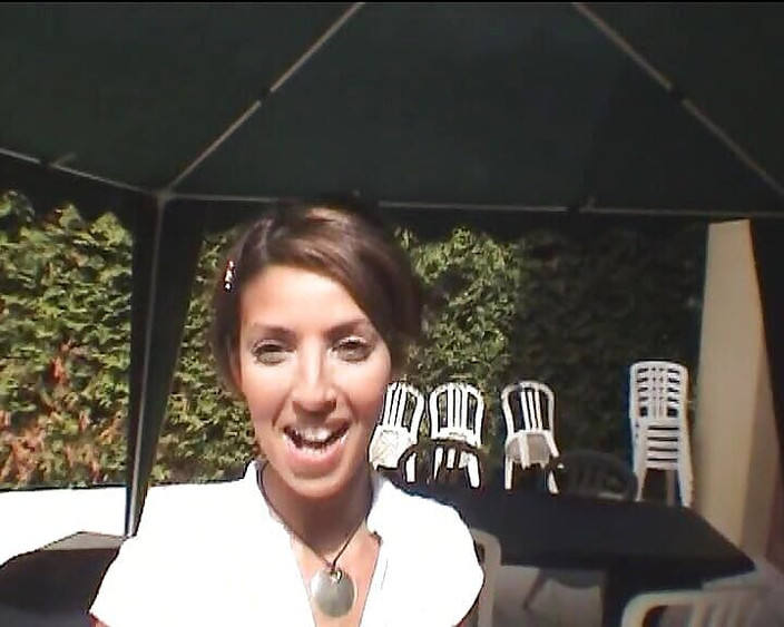 Videos Francaises: Quente francesa dona de casa fodendo na bunda dela