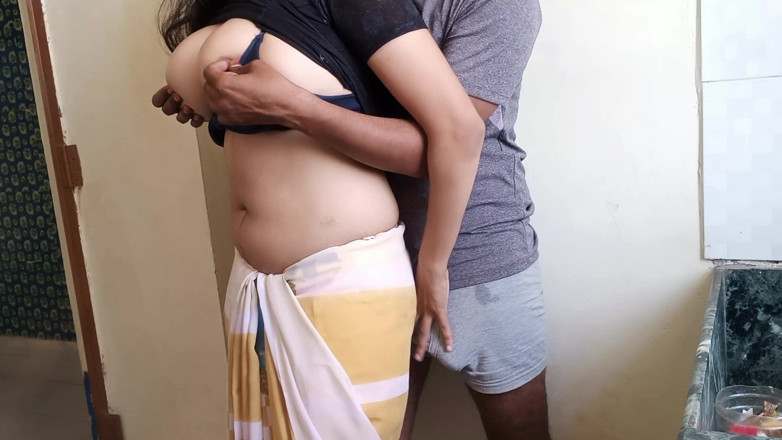 Yourdidipriya: Priya Bhabhi sex cu Devar în bucătărie