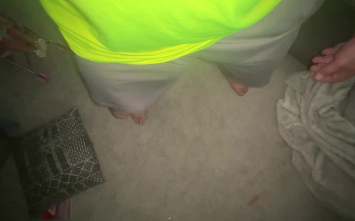 Dick Pants: 灰色短裤明亮衬衫