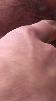 Exkluzivní video bez sedla: Sexy svalnatí chlapi análně šukají na zahradě domu