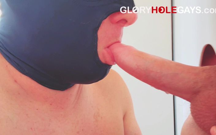 GLORYHOLEGAYS: 게이에게 첫 오럴을 원하는 스트레이트 남자 - 자지가 길고 완벽했습니다.