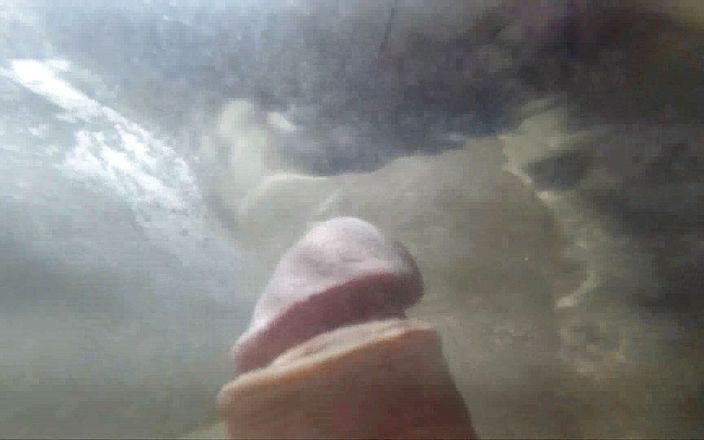 FapLollipop: Сосет хуй под водой!!!