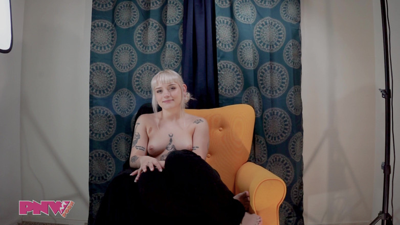 PNW Porn: Intervista di naomi nash più gioco da solista