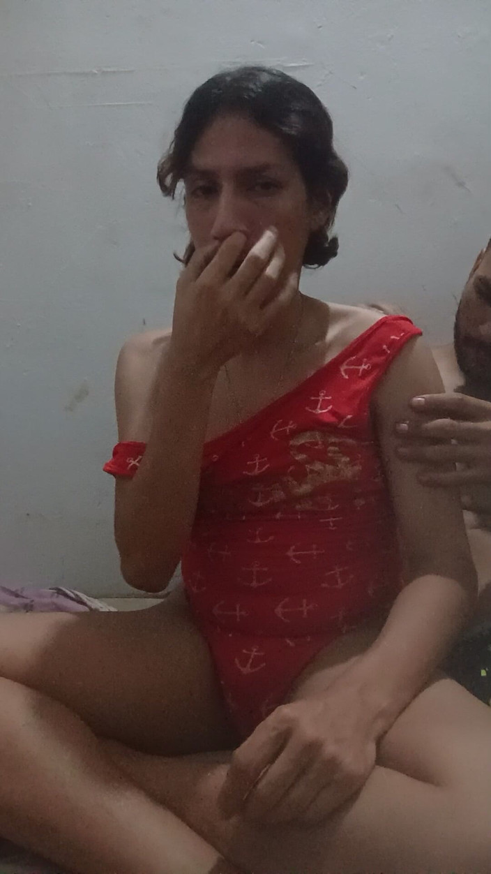 Femboy from Colombia: 내 풍성한 가슴을 위한 풍부한 키스