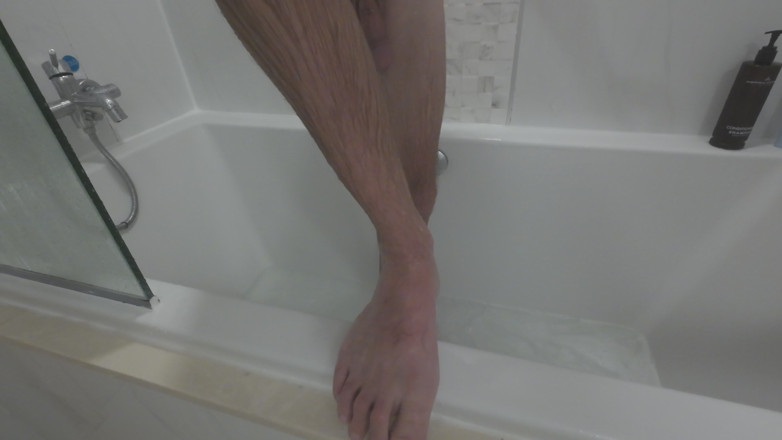 Big dick dadddy: Washing My Feet for My Foot Worshippers