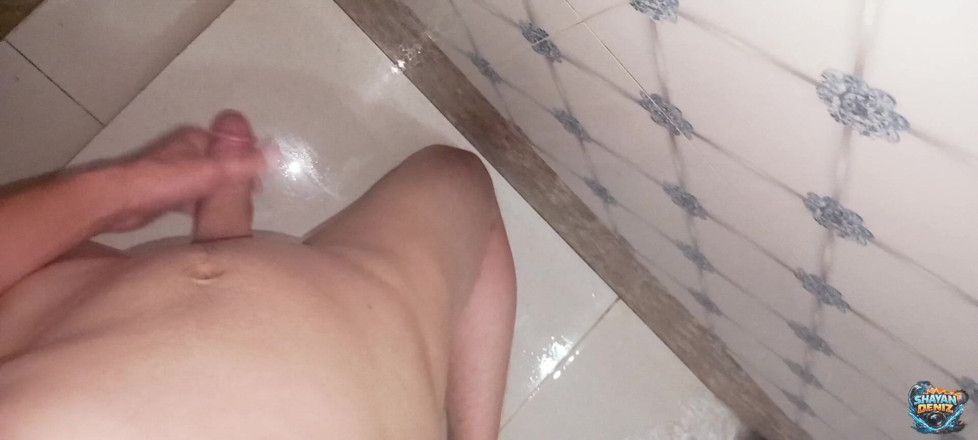 shahindeniz500: POV banho solo experiência natural sessão Shayan Deniz