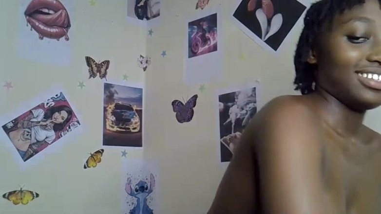 Maeeyxx: 너희들이 다른 아프리카인들 사이에 있는 것을 싫어했다고 생각했나요?