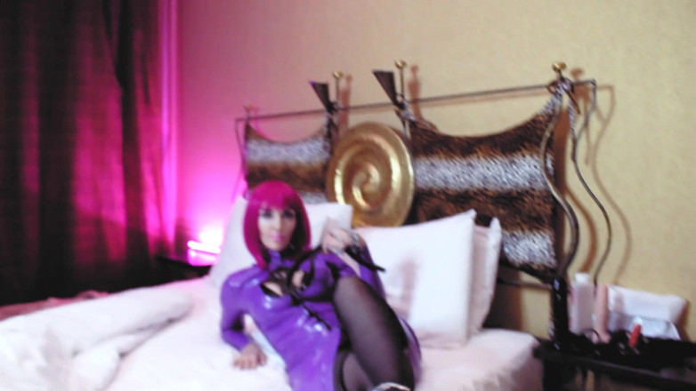 Eva Latexxx: Amante Eva látex púrpura fetiche milf dominatrix kink bdsm tacones...