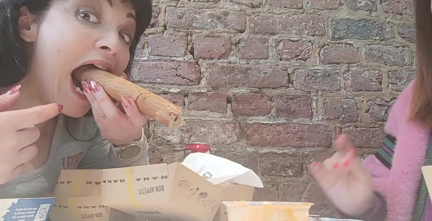 Mary Rider Pornstar: Kızgınım, bak şehvetli arkadaşımla ne yiyeceğim