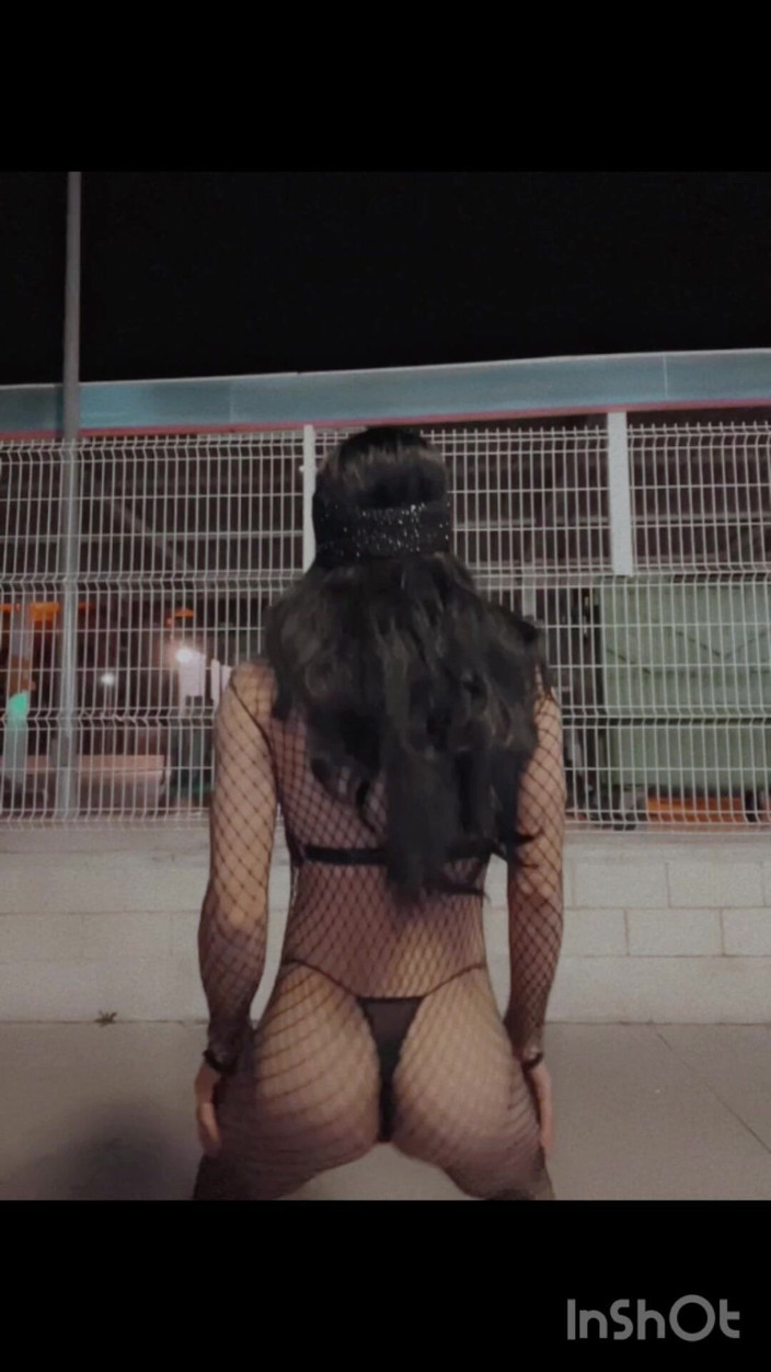 Sissy Slut Brianna: Seret ke arahku dan mulailah mengisap... Jangan berhenti sampai aku...