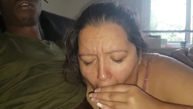 Real homemade BBW BBC porn: WildEnglishBBW suge o pulă neagră în timp ce îmi atinge pizda umedă