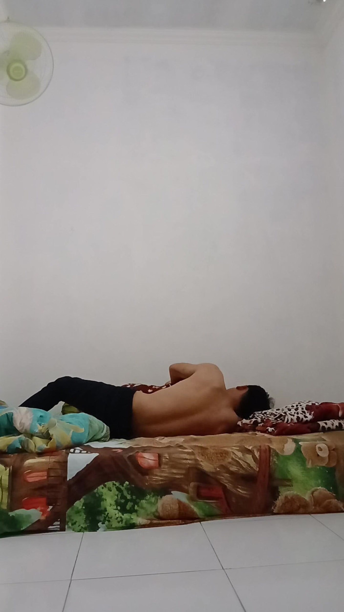 KingLeo: Fucking the Maid in Her Room