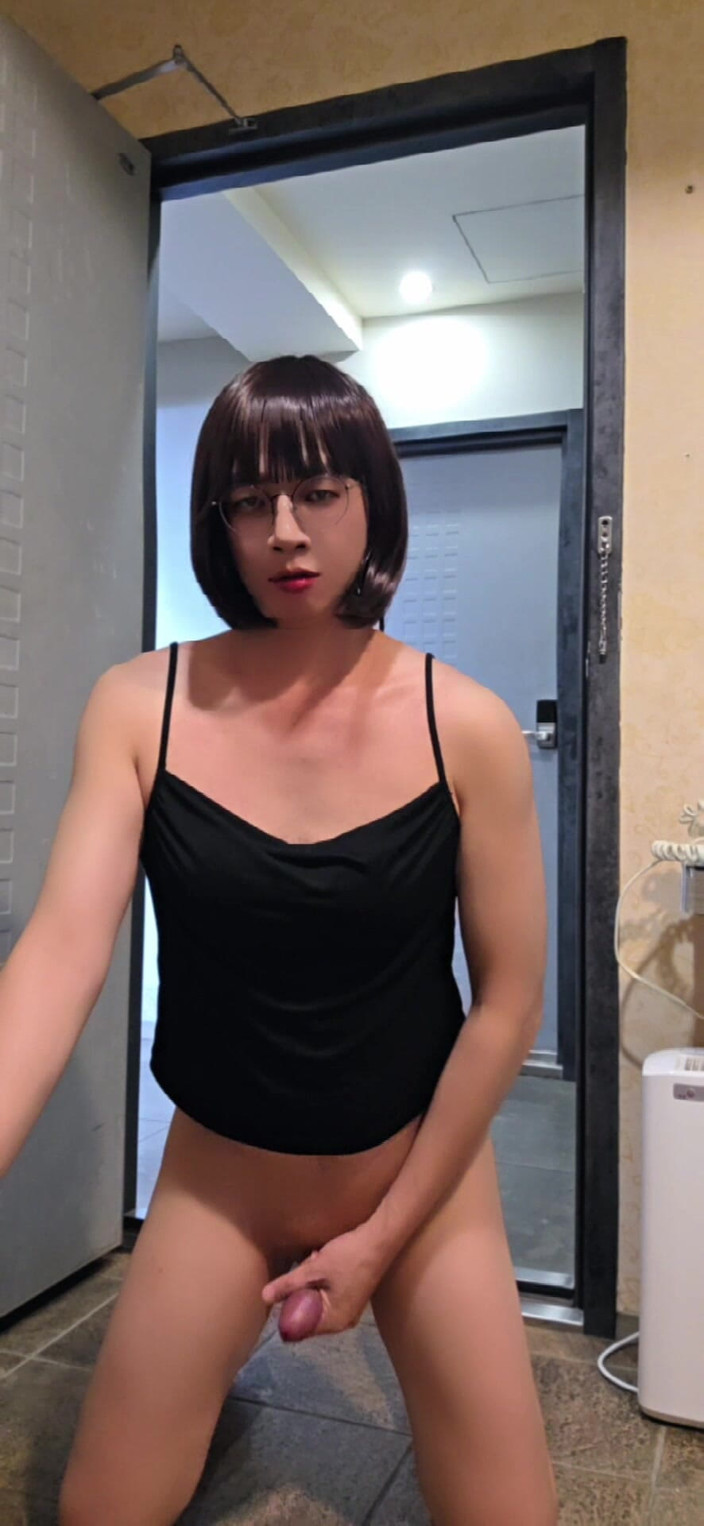 Taiwancdgirl: Der Fall-Tingxuan öffnete die Tür und masturbierte für Analsex, während er...