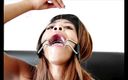 Naughty Brown Barbie: Un deepthroat salivoso a bocca aperta gag