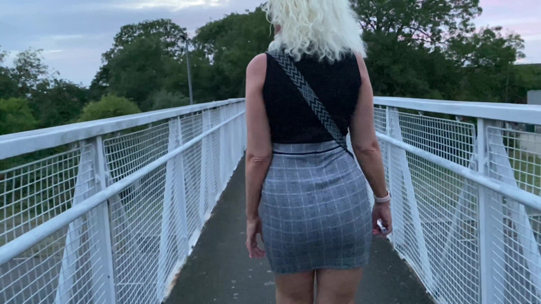 MartinsMrsMilf: Night out solo io in mini abito in una notte...