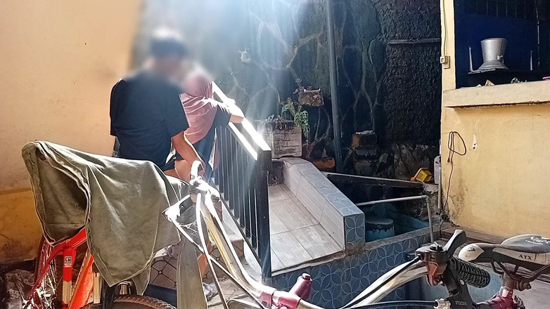 Famly sex: ajak entot sepupu ku hampur ketahuan ibu dan ayah nya...