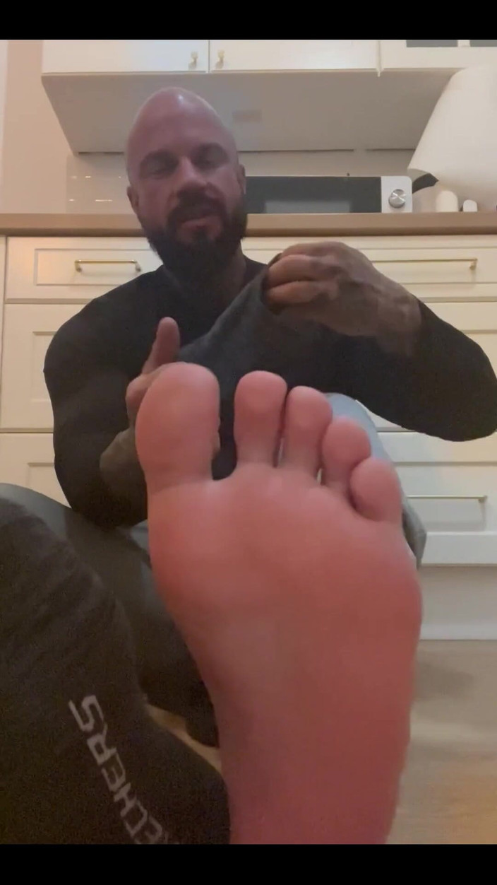 Jasons feet: 我让你闻我的臭人字拖