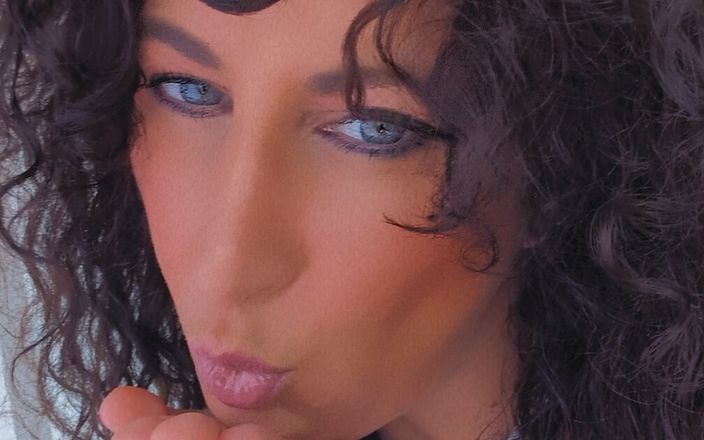 Cyrtlysue: Lolllipop