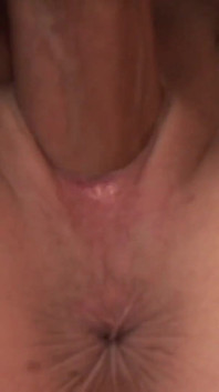 Busty MILF Chelsea Zinn gets creampied while sucking and fucking