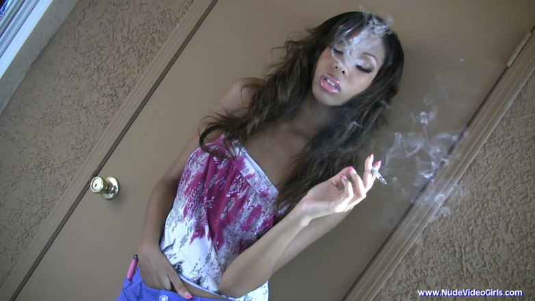 Spungy Gunk Films: Jazmine James breve pausa di fumo