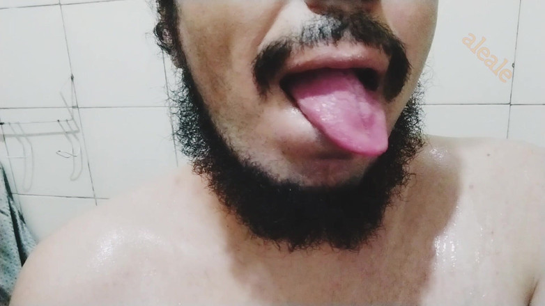 Ale Ale: ¿Quieres chuparte la lengua?