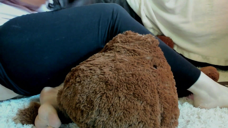 Nicoletta Embassi: Riding big plushies with real orgasm