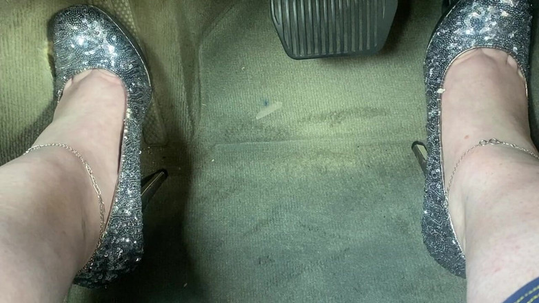 BellaBlast: Pedaal pompen in 5 op hakken