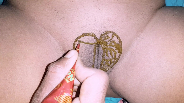 Nukes01: Mehandi design sur Pussey de tatie indienne desi