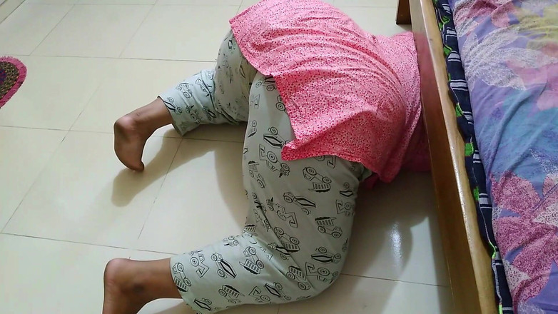Aria Mia: Pembantu rumah panas Saudi tersangkut di bawah katil, kemudian tuan...