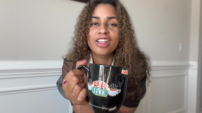 Mya Mula Goddess: Kaffee-spucke