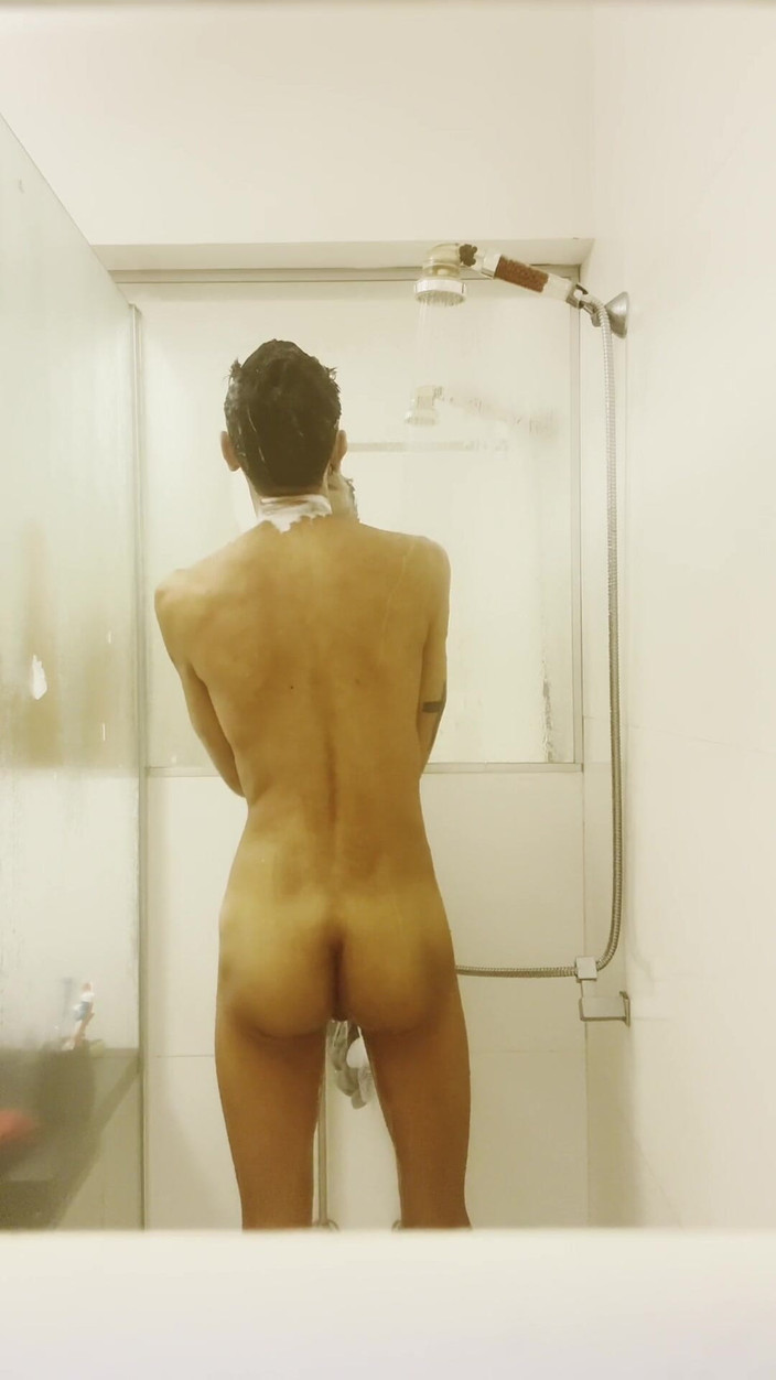 Leandro e Asafe: シャワーを浴びて、搾乳するまでオナニーする