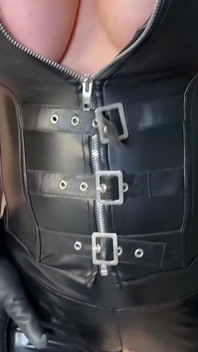 巨乳の熟女