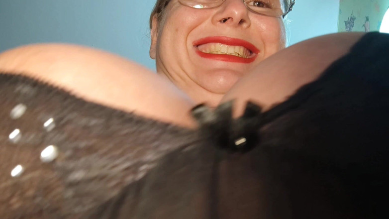 Putarankahotmilf: 흑인 대물 자지와 섹스하는 거유 밀프